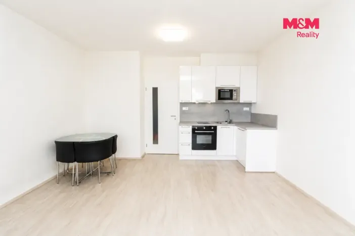 Pronájem bytu 1+kk, Praha - Dolní Měcholupy, Honzíkova, 28 m2