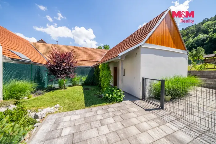 Prodej rodinného domu, Lažánky, 275 m2