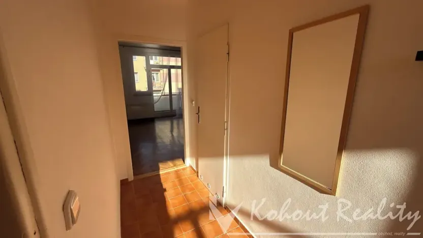 Pronájem bytu 1+kk, Praha - Strašnice, Vykáňská, 31 m2