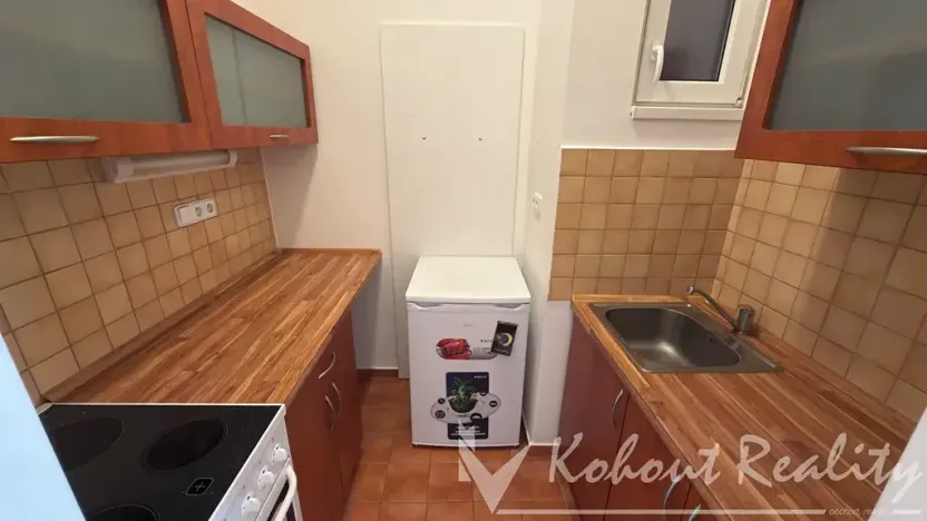 Pronájem bytu 1+kk, Praha - Strašnice, Vykáňská, 31 m2