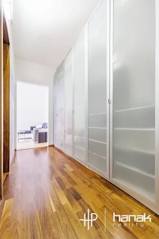 Pronájem bytu 2+1, Olomouc, tř. Svornosti, 54 m2