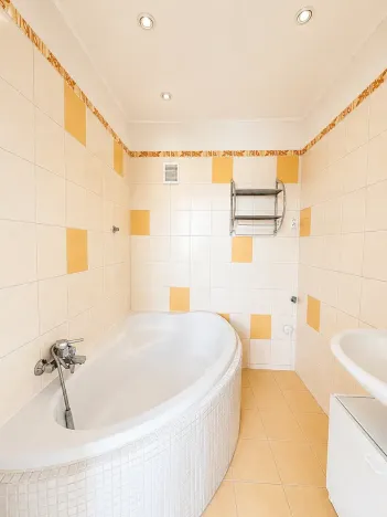 Pronájem bytu 2+1, Cheb, Přátelství, 60 m2