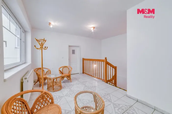Pronájem obchodního prostoru, Mariánské Lázně, Hlavní třída, 35 m2