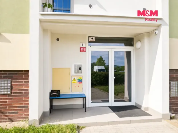 Prodej bytu 2+1, Lovosice, Kmochova, 57 m2