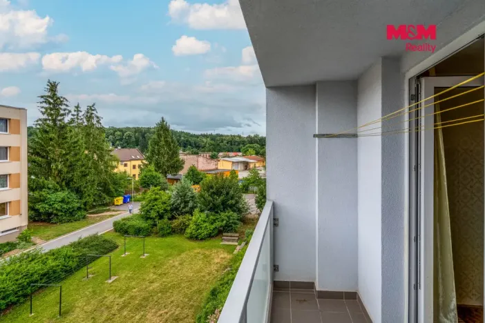 Prodej bytu 2+1, Hostinné, Sídliště, 68 m2