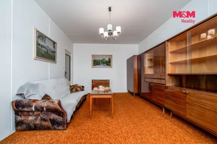 Prodej bytu 2+1, Hostinné, Sídliště, 68 m2