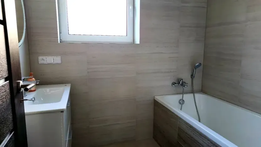 Pronájem rodinného domu, Káraný, Masarykova, 84 m2