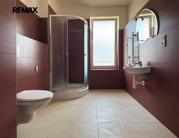 Pronájem bytu 1+kk, Velký Osek, U hřiště, 38 m2