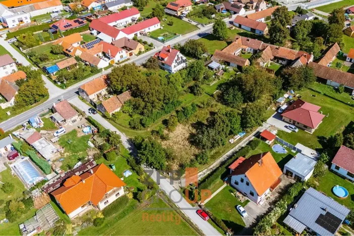 Prodej pozemku pro bydlení, Strážkovice, 1703 m2