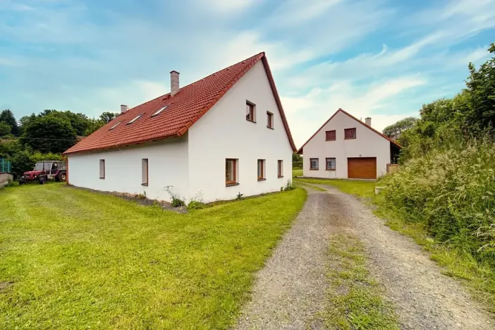 Prodej rodinného domu, Čmelíny, 450 m2