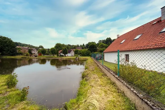 Prodej rodinného domu, Čmelíny, 450 m2