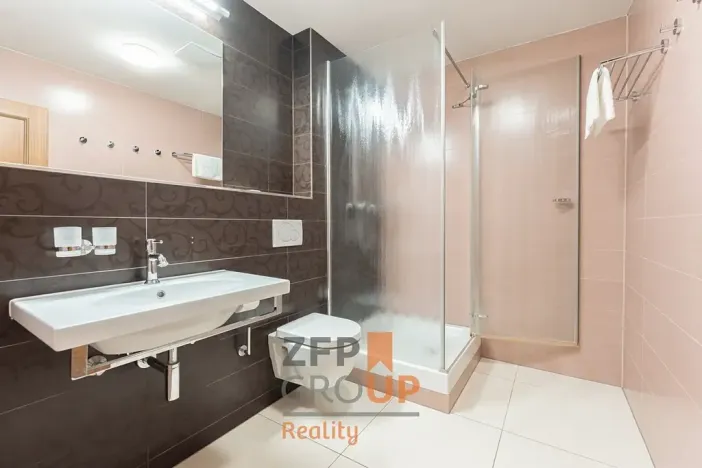 Prodej ubytování, Lysice, nám. Osvobození, 1400 m2
