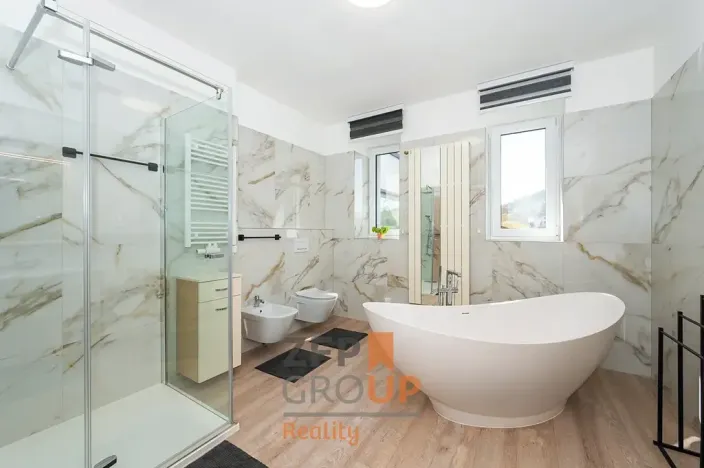Prodej rodinného domu, Rozstání, 450 m2