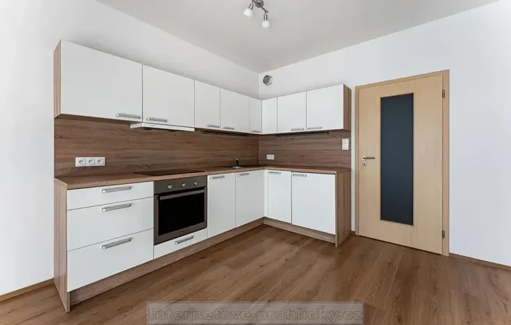 Pronájem bytu 1+kk, Praha - Hostavice, 35 m2