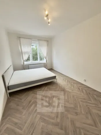 Pronájem bytu 2+1, Praha - Podolí, Sinkulova, 55 m2