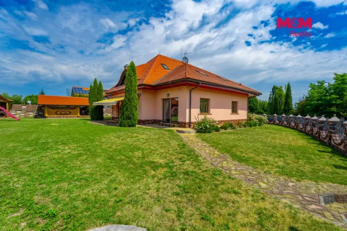 Prodej rodinného domu, Horoměřice, Akátová, 393 m2
