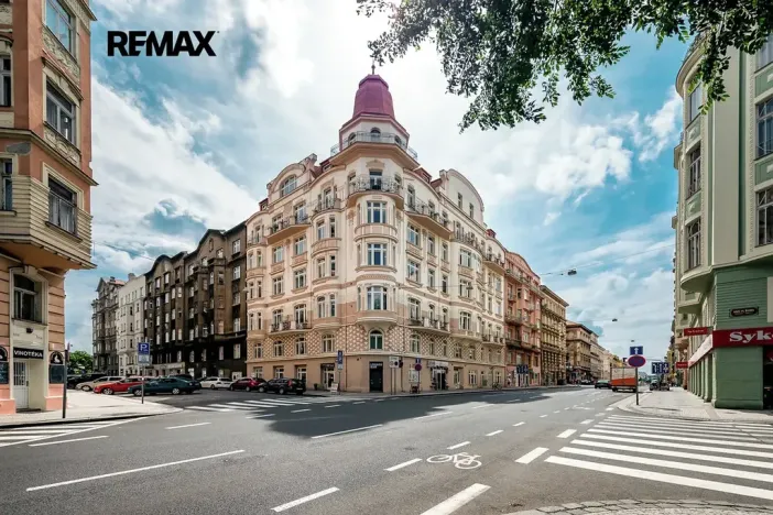 Pronájem bytu 1+kk, Praha - Smíchov, Zborovská, 35 m2