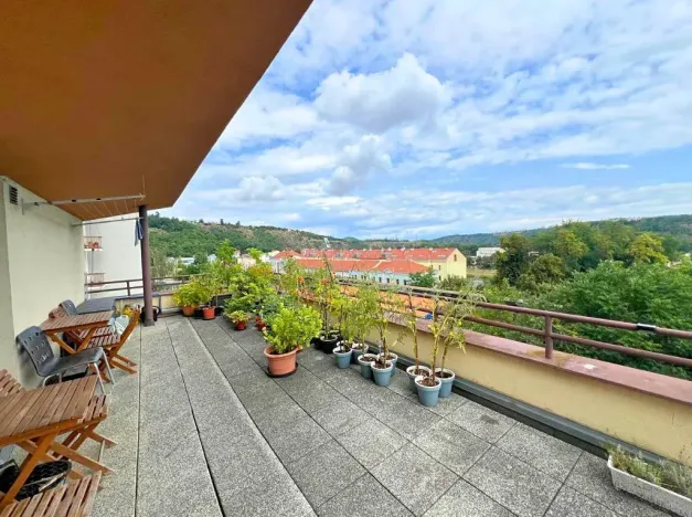 Pronájem bytu 3+kk, Praha - Bubeneč, Ve struhách, 52 m2