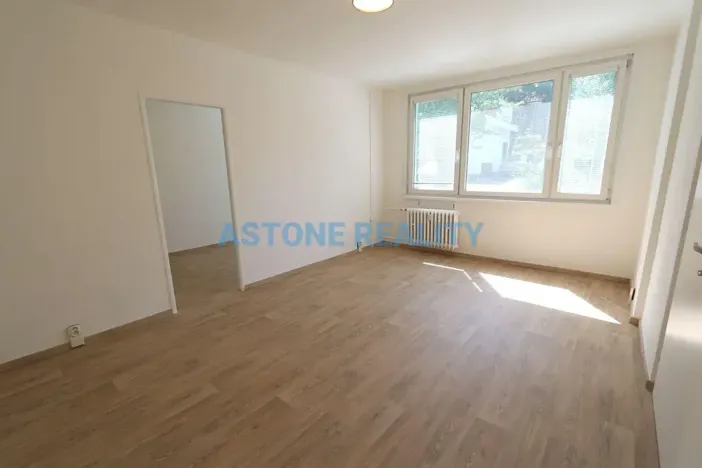 Pronájem bytu 3+1, Praha - Strašnice, Pod strání, 68 m2