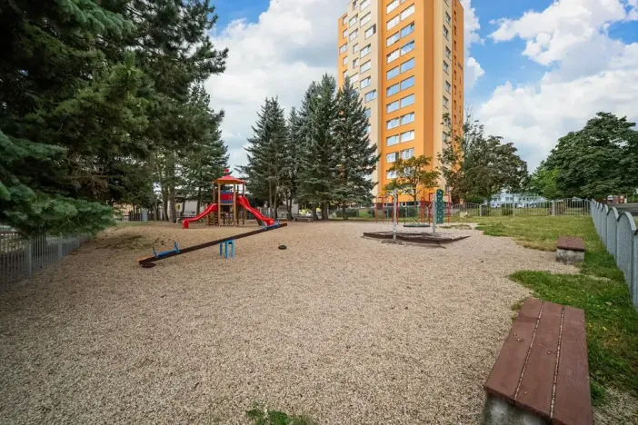 Prodej bytu 3+1, Tachov, Bělojarská, 63 m2