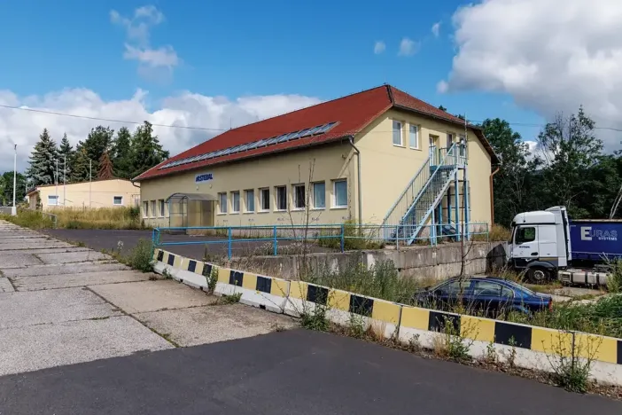 Prodej výrobních prostor, Dubí, Horská, 3047 m2