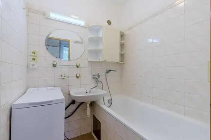 Pronájem bytu 3+1, Praha - Podolí, Na Zvoničce, 61 m2