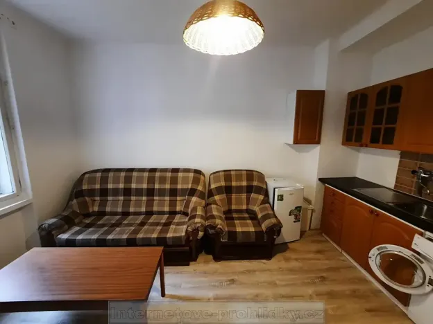 Pronájem bytu 1+kk, Praha - Vysočany, 37 m2