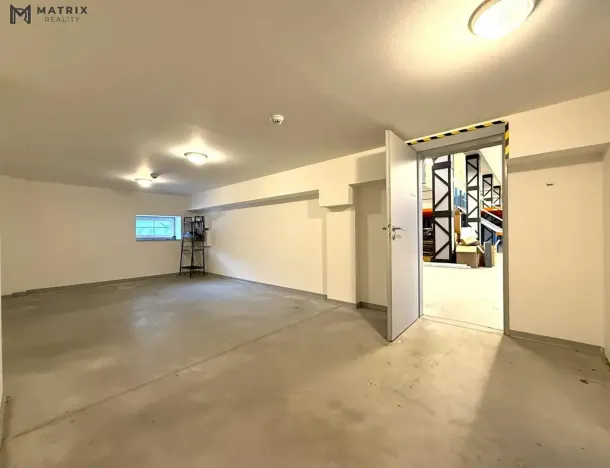 Pronájem obchodního prostoru, Praha - Čakovice, Cukrovarská, 468 m2