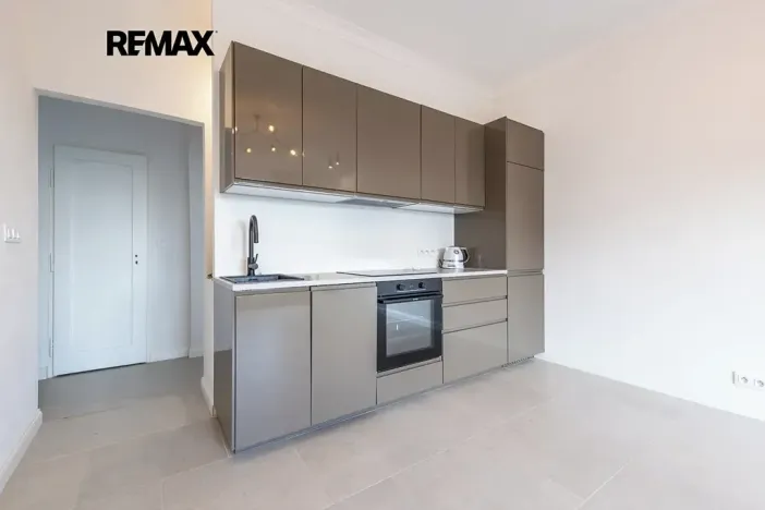 Pronájem bytu 2+kk, Praha - Žižkov, Jičínská, 42 m2