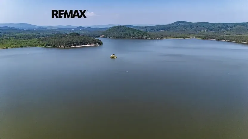 Prodej komerční nemovitosti, Doksy, 1850 m2