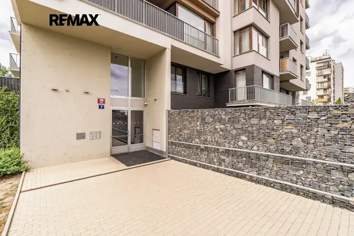 Prodej bytu 1+kk, Praha - Hrdlořezy, Učňovská, 45 m2