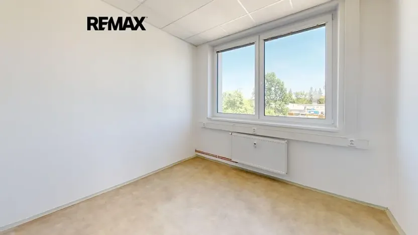 Pronájem kanceláře, Pardubice, Fáblovka, 444 m2