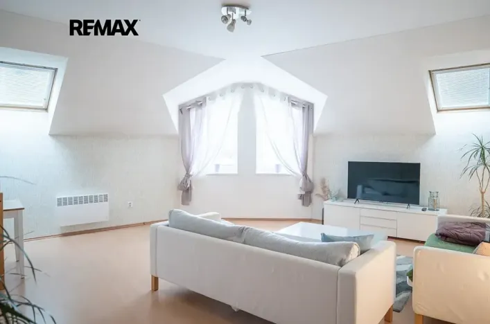 Prodej bytu 2+kk, Hradec Králové, Za Škodovkou, 68 m2