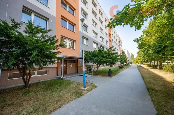 Prodej bytu 3+1, Břeclav, Na Valtické, 69 m2