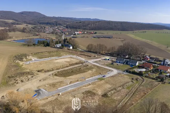 Prodej pozemku pro bydlení, Komárov, 729 m2