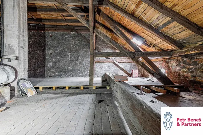 Prodej obchodního prostoru, Rakovník, Husovo náměstí, 1100 m2