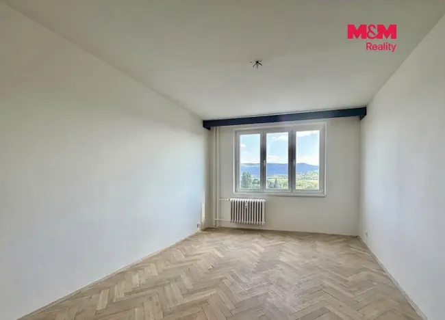Prodej bytu 3+1, Klášterec nad Ohří - Miřetice u Klášterce nad Ohří, Jana Ámose Komenského, 76 m2