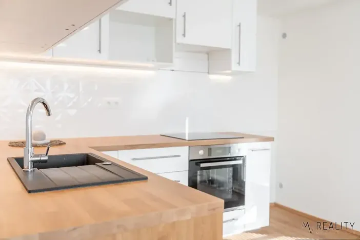 Pronájem bytu 2+kk, Ostrava, Svojsíkova, 57 m2