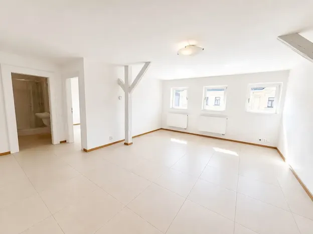 Pronájem bytu 2+kk, Praha - Holešovice, Komunardů, 86 m2