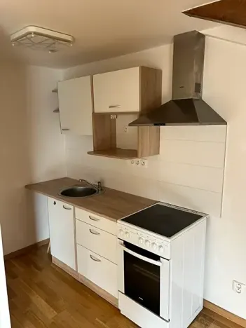 Pronájem bytu 1+kk, Praha - Dejvice, Kyjevská, 45 m2