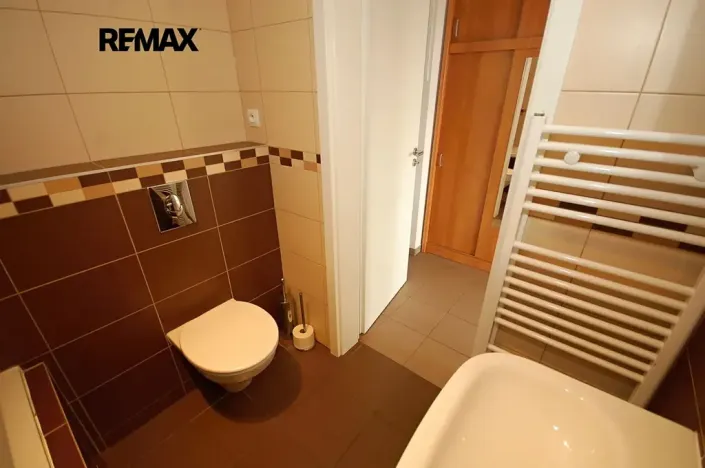 Pronájem bytu 1+kk, Velký Osek, U hřiště, 33 m2