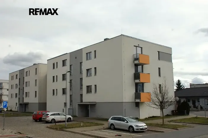 Pronájem bytu 1+kk, Velký Osek, U hřiště, 33 m2