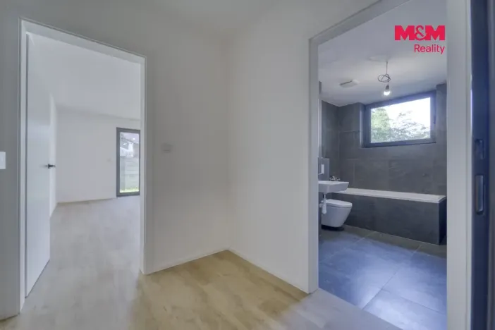 Pronájem bytu 1+kk, Plzeň - Skvrňany, Na Průhonu, 40 m2