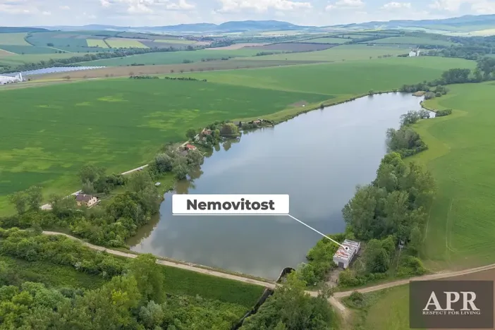 Prodej komerční nemovitosti, Hluk, 192 m2