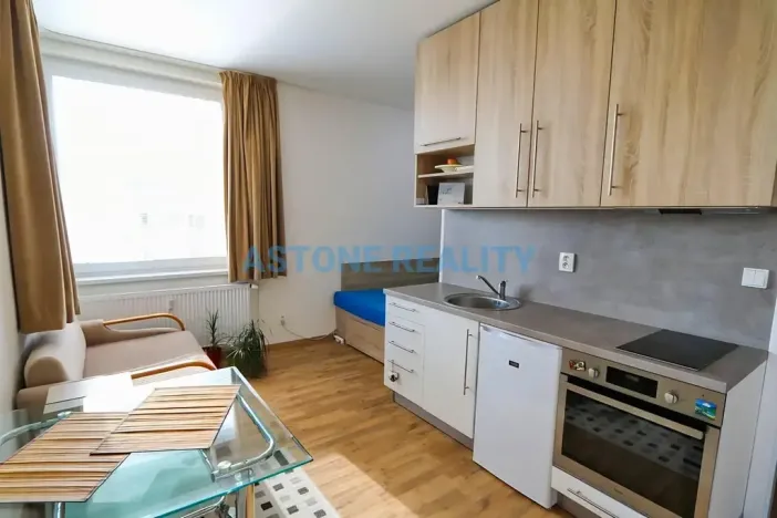 Pronájem bytu 1+kk, Praha - Hostivař, Hornoměcholupská, 30 m2