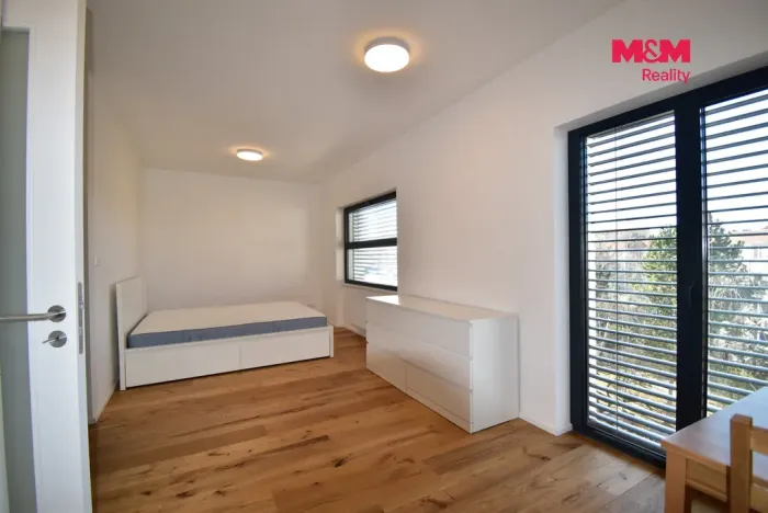 Pronájem bytu 1+kk, Praha - Hlubočepy, Kurandové, 36 m2