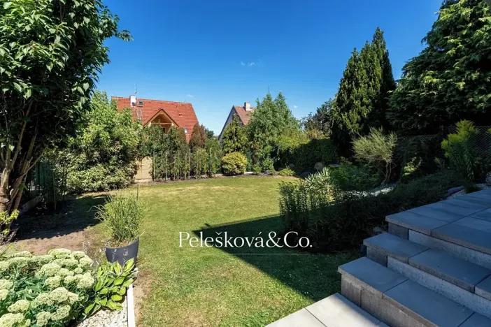 Prodej vícegeneračního domu, Praha - Štěrboholy, Pod areálem, 333 m2