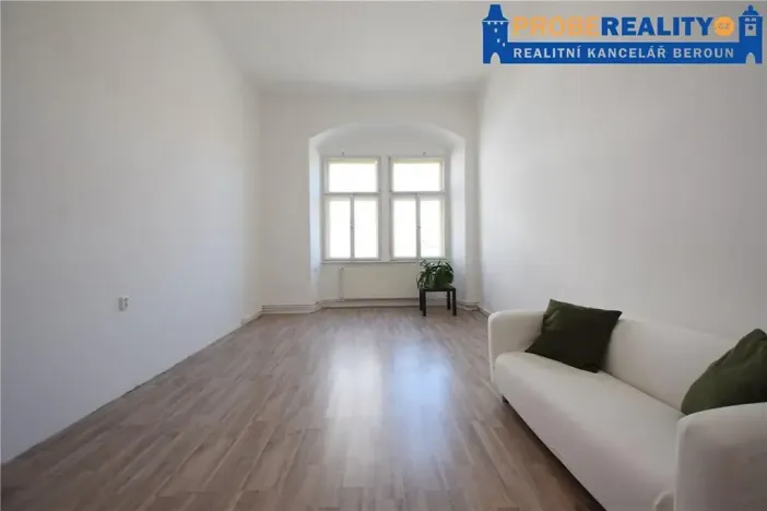 Pronájem kanceláře, Beroun, Husovo nám., 27 m2