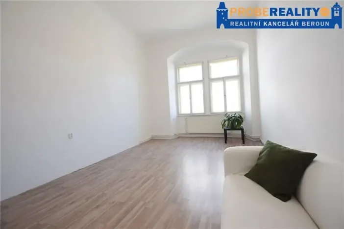 Pronájem kanceláře, Beroun, Husovo nám., 27 m2