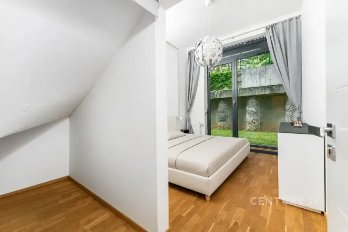 Pronájem bytu 4+kk, Praha - Prosek, Žitenická, 99 m2